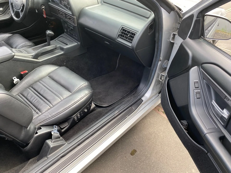 1992 Ford Thunderbird 10th Gen - Image 22 of 30