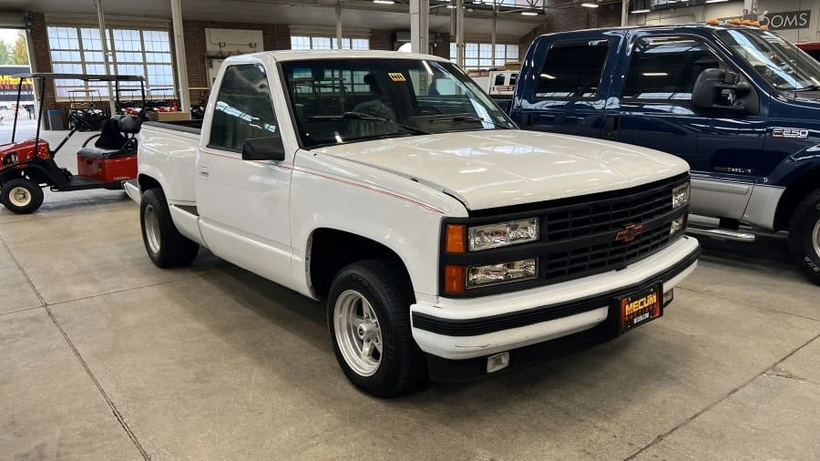 1992 GMC Sierra 1st Gen - Image 3 of 8