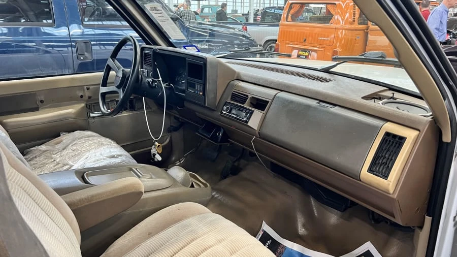 1992 GMC Sierra 1st Gen - Image 5 of 8
