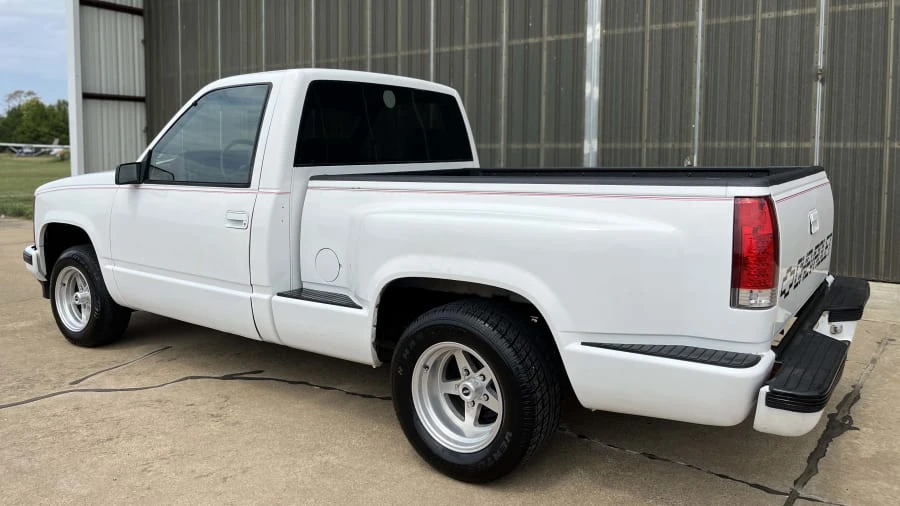 1992 GMC Sierra 1st Gen - Image 3 of 18