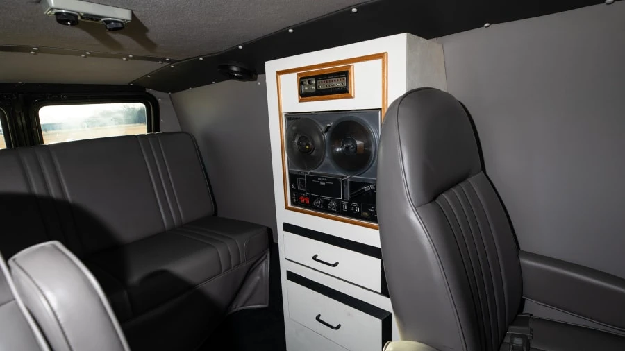 1992 GMC G-series Van - Image 11 of 12