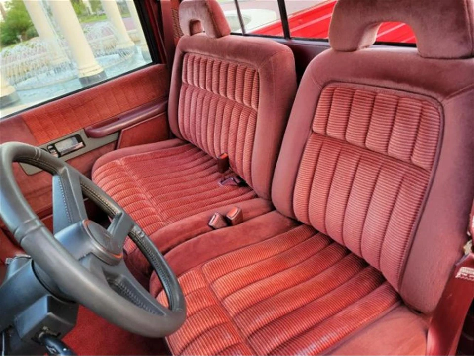 1992 GMC C/K - Image 7 of 30