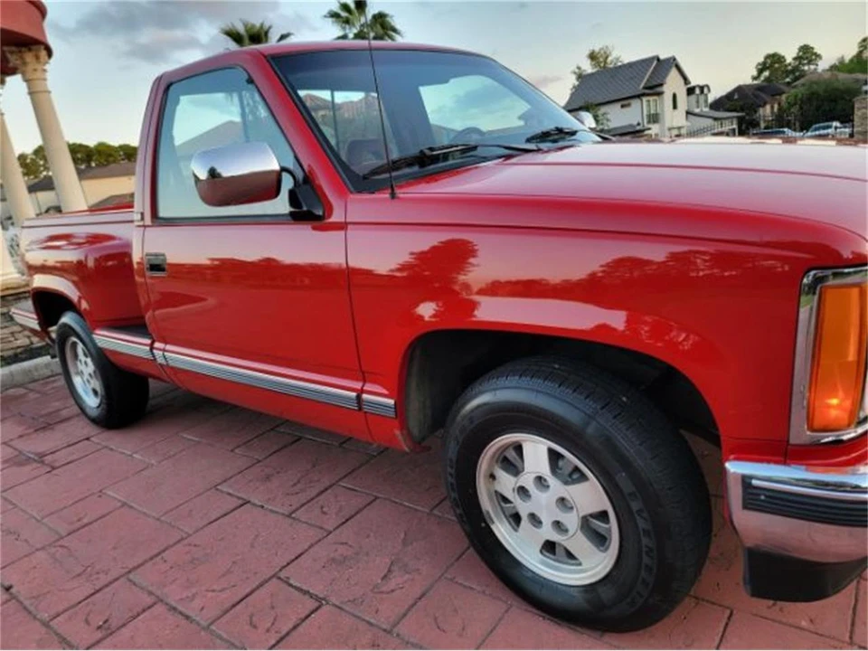 1992 GMC C/K - Image 24 of 30