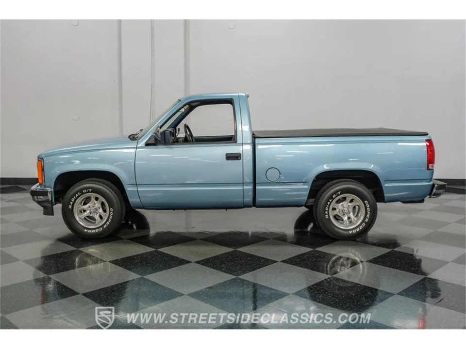 1992 GMC C/K - Image 2 of 31