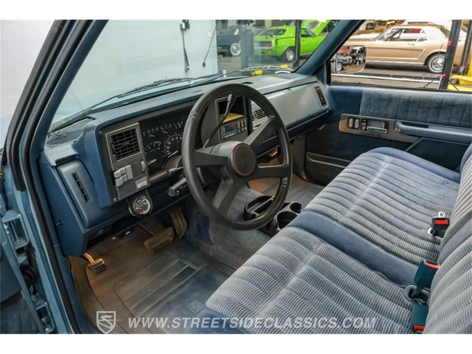 1992 GMC C/K - Image 4 of 31