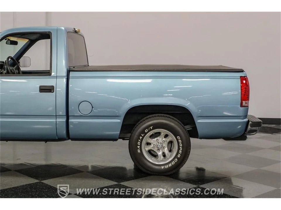 1992 GMC C/K - Image 24 of 31
