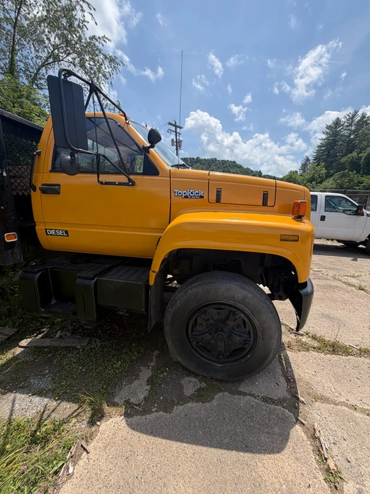 1992 GMC TopKick - Image 3 of 13
