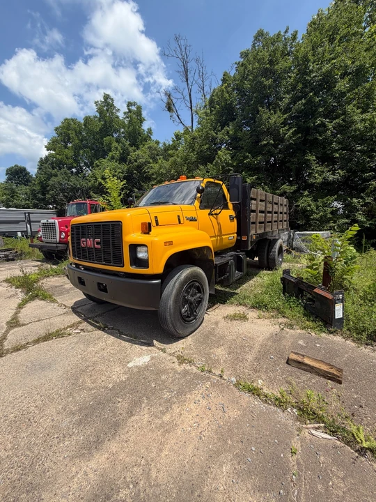1992 GMC TopKick - Image 2 of 13
