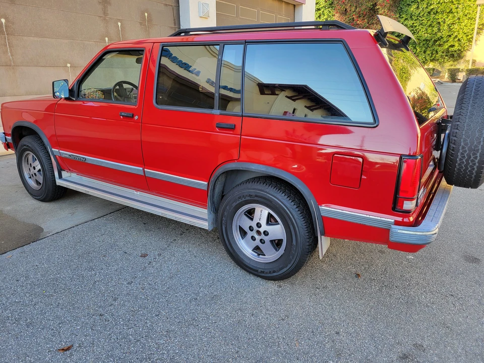 1992 GMC S-15 Jimmy 2nd Gen - Image 12 of 31