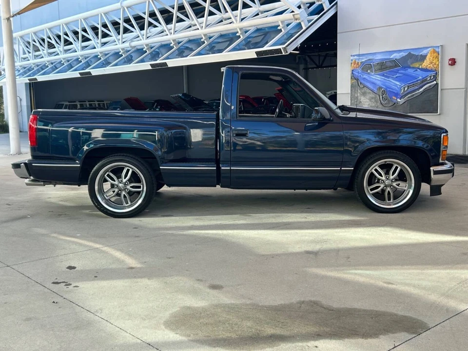 1992 GMC Sierra 1st Gen - Image 4 of 21