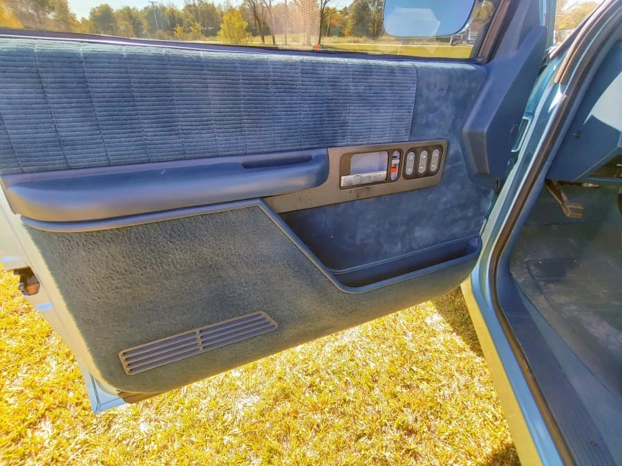 1992 GMC Sierra 1st Gen - Image 2 of 14