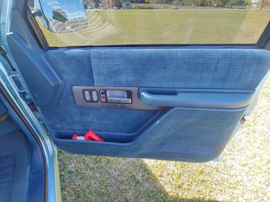1992 GMC Sierra 1st Gen - Image 6 of 14