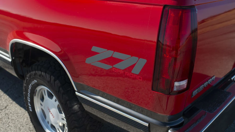 1992 GMC Sierra 1st Gen - Image 9 of 12