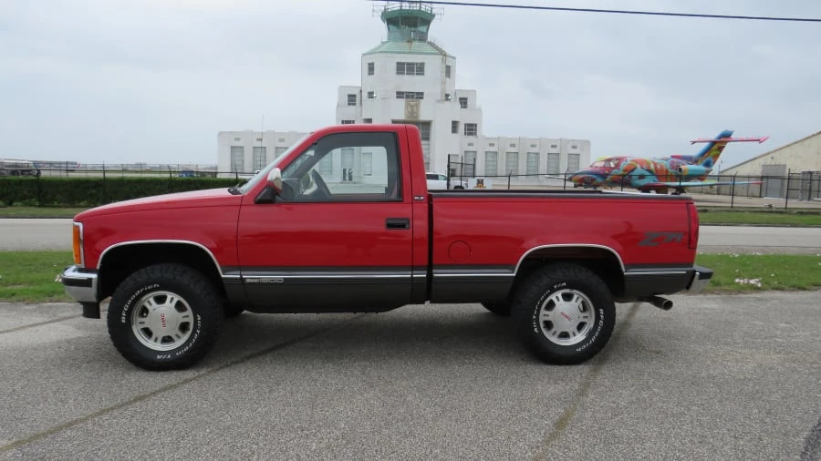 1992 GMC Sierra 1st Gen - Image 2 of 16