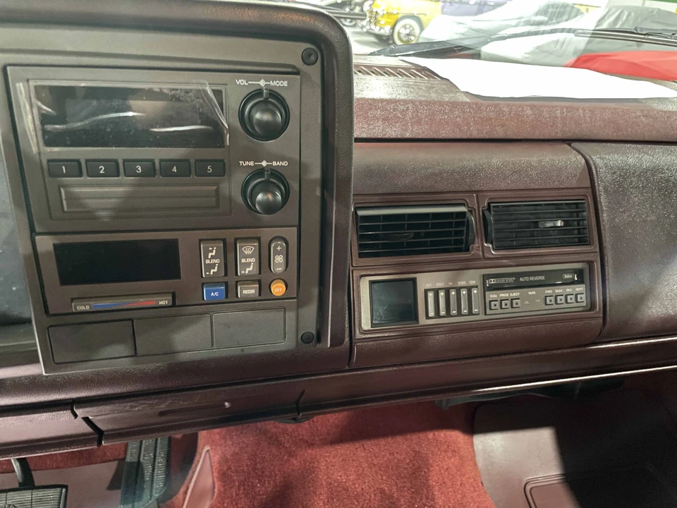 1992 GMC Sierra 1st Gen - Image 28 of 31