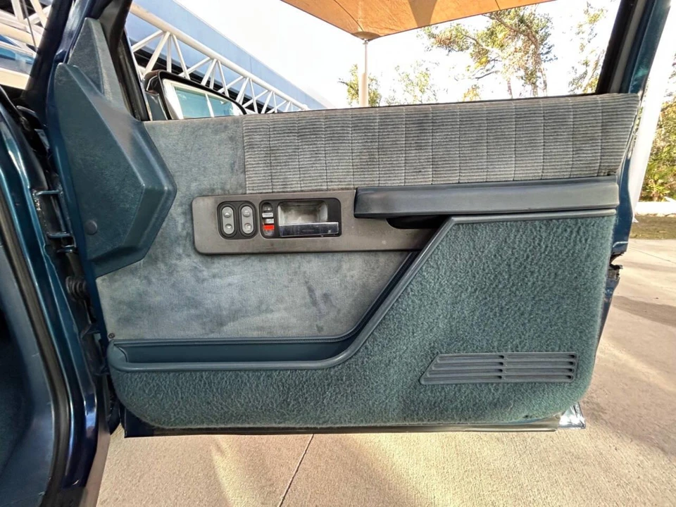 1992 GMC Sierra 1st Gen - Image 16 of 31