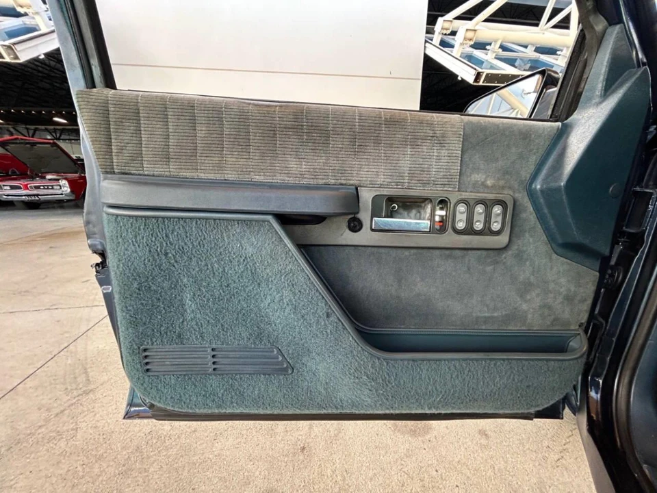 1992 GMC Sierra 1st Gen - Image 12 of 31
