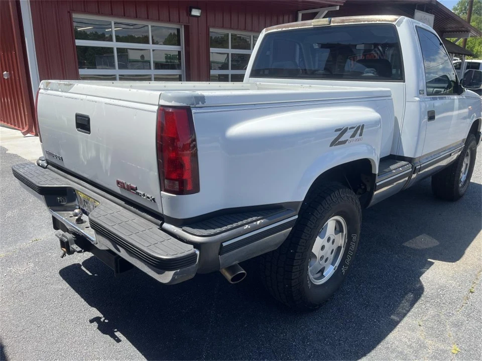 1992 GMC Sierra 1st Gen - Image 2 of 11