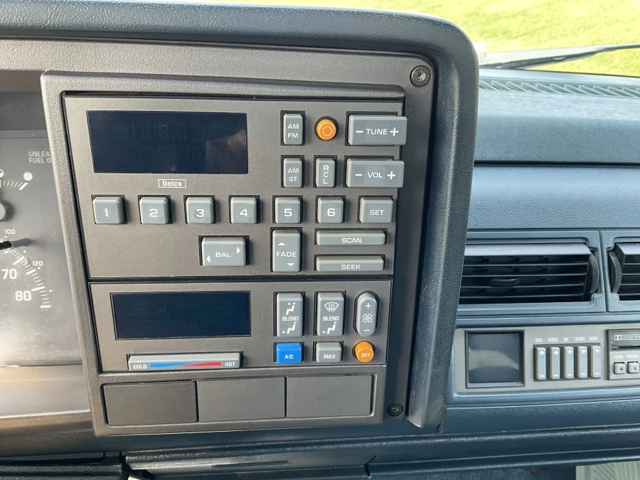 1992 GMC Sierra 1st Gen - Image 9 of 12