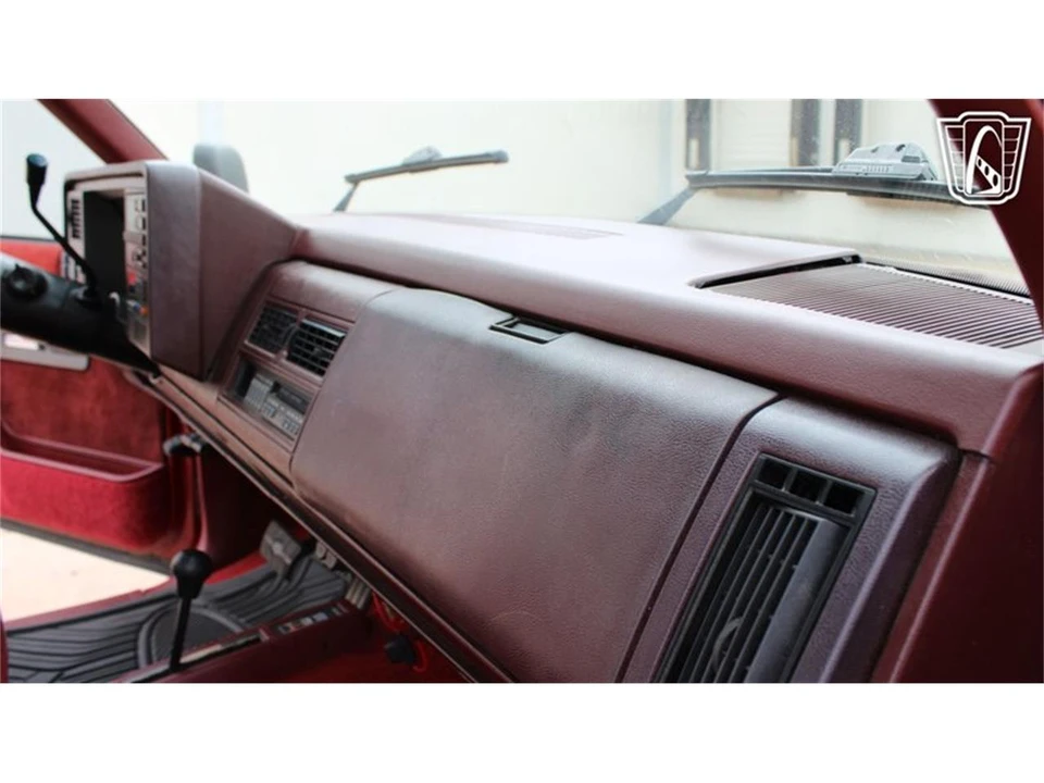 1992 GMC Sierra 1st Gen - Image 14 of 31