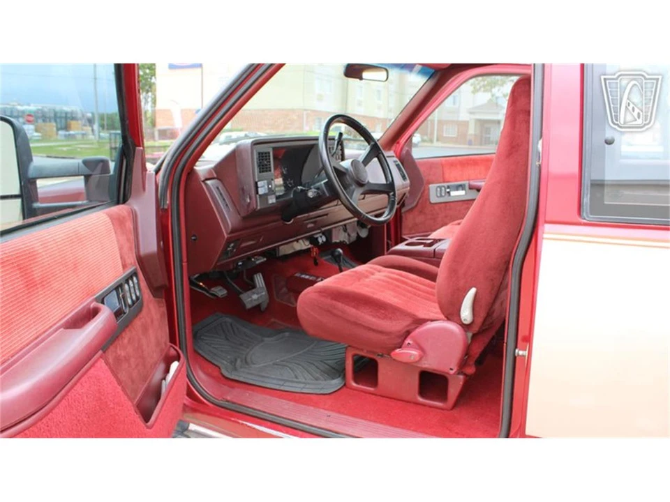 1992 GMC Sierra 1st Gen - Image 9 of 31