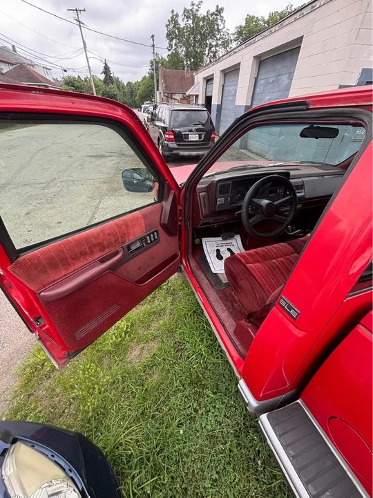 1992 GMC Sierra 1st Gen - Image 2 of 7