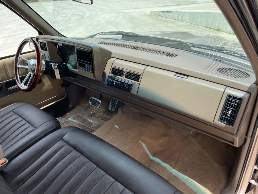 1992 GMC Sierra 1st Gen - Image 11 of 18