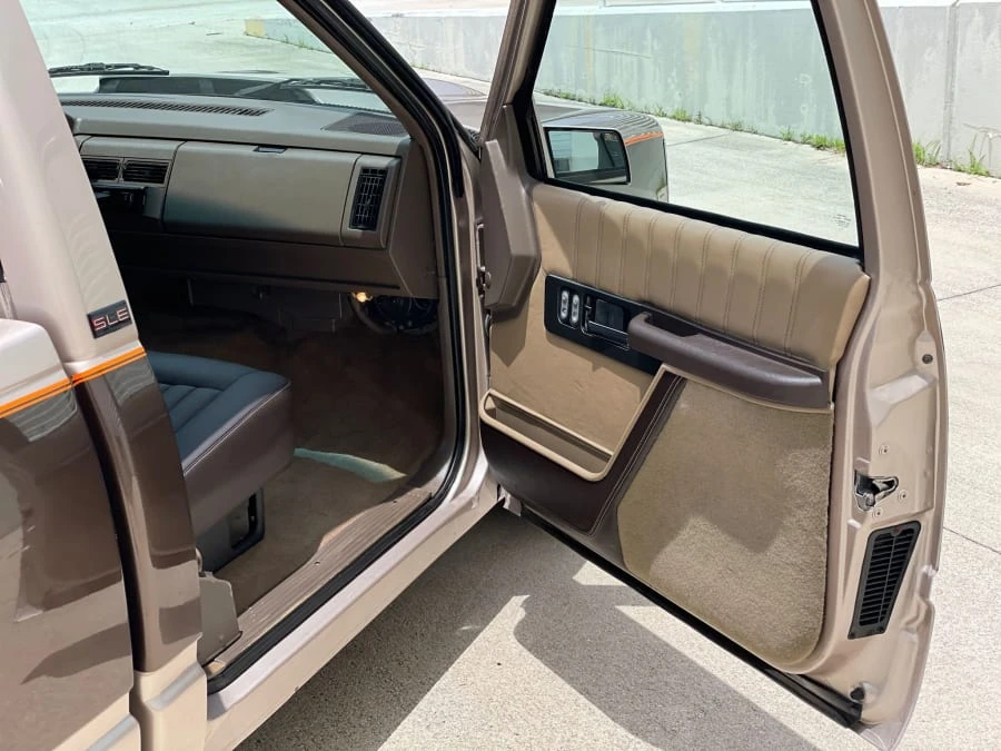 1992 GMC Sierra 1st Gen - Image 14 of 18