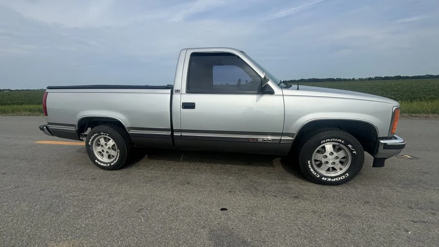 1992 GMC Sierra 1st Gen - Image 4 of 10