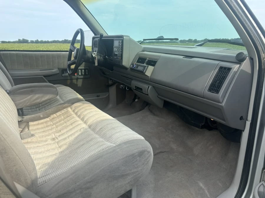 1992 GMC Sierra 1st Gen - Image 9 of 10