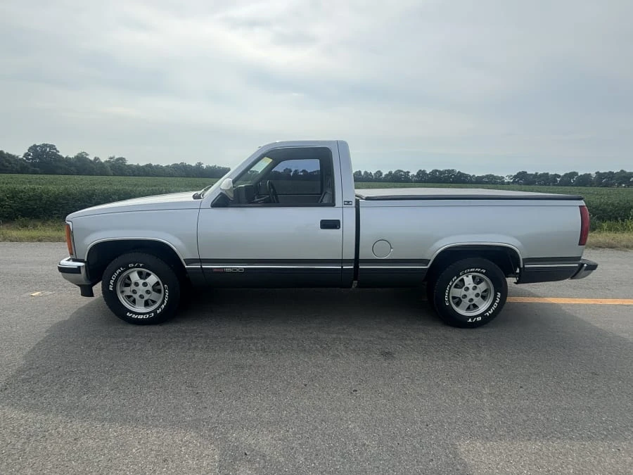 1992 GMC Sierra 1st Gen - Image 2 of 10