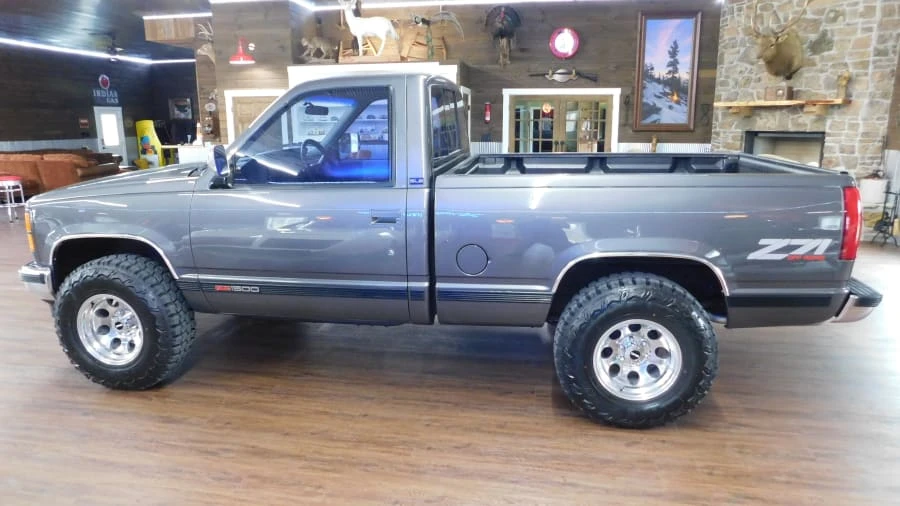1992 GMC Sierra 1st Gen - Image 2 of 13