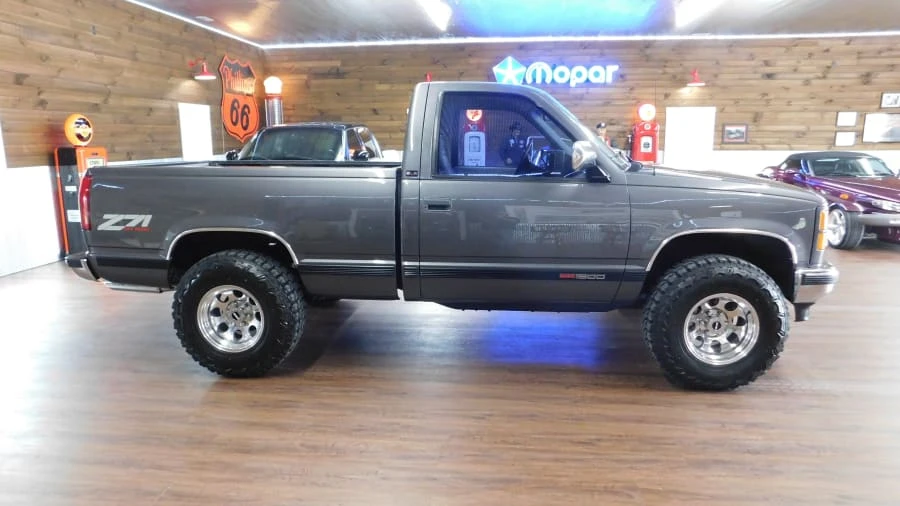 1992 GMC Sierra 1st Gen - Image 12 of 13