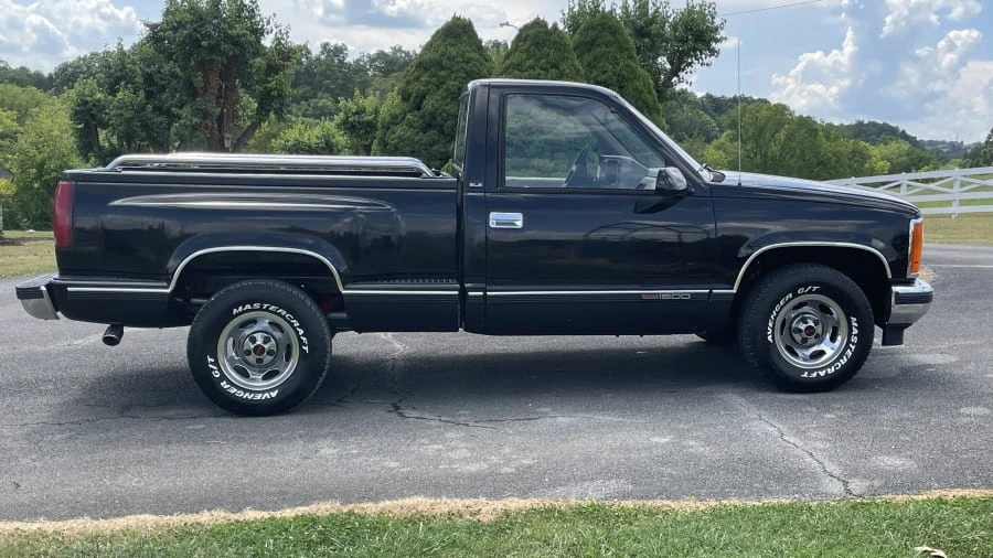 1992 GMC Sierra 1st Gen - Image 2 of 6