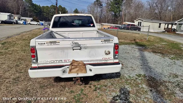 1992 GMC Sonoma Club Cab Pickup