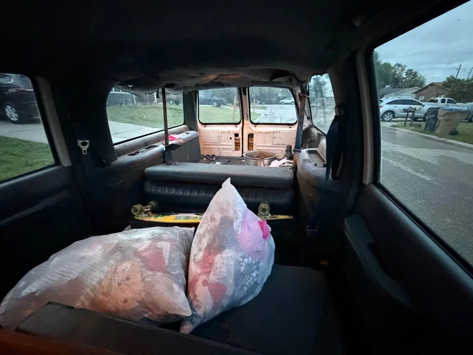 1992 GMC Suburban 8th Gen - Image 6 of 11