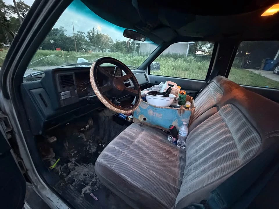 1992 GMC Suburban 8th Gen - Image 5 of 11