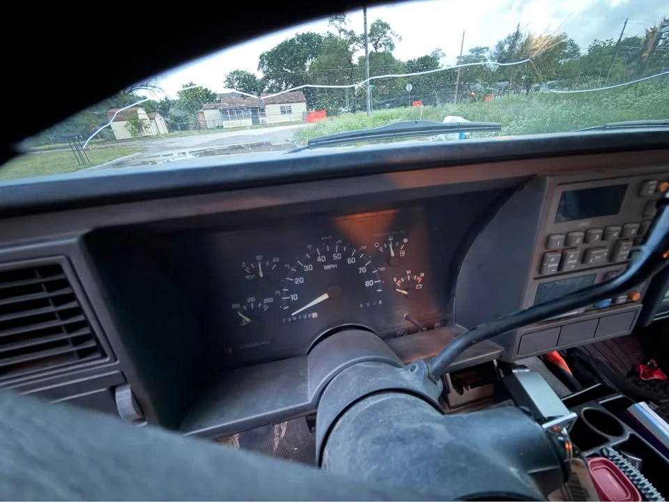 1992 GMC Suburban 8th Gen - Image 4 of 11