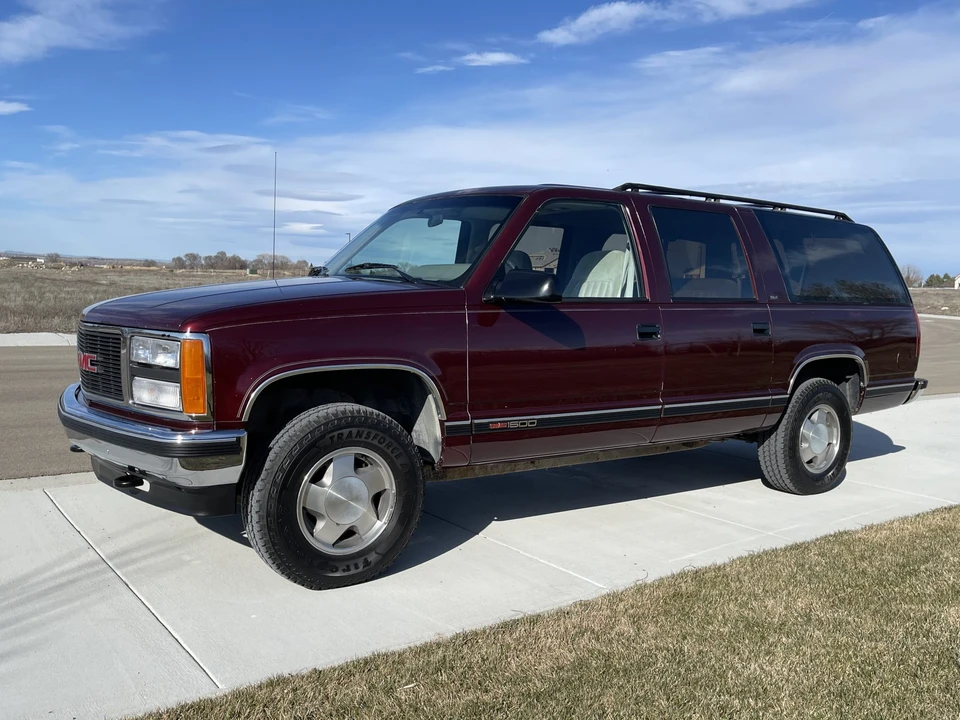 1992 Chevrolet Suburban 8th Gen - Image 4 of 31