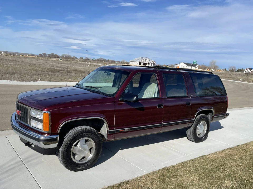 1992 Chevrolet Suburban 8th Gen - Image 2 of 31