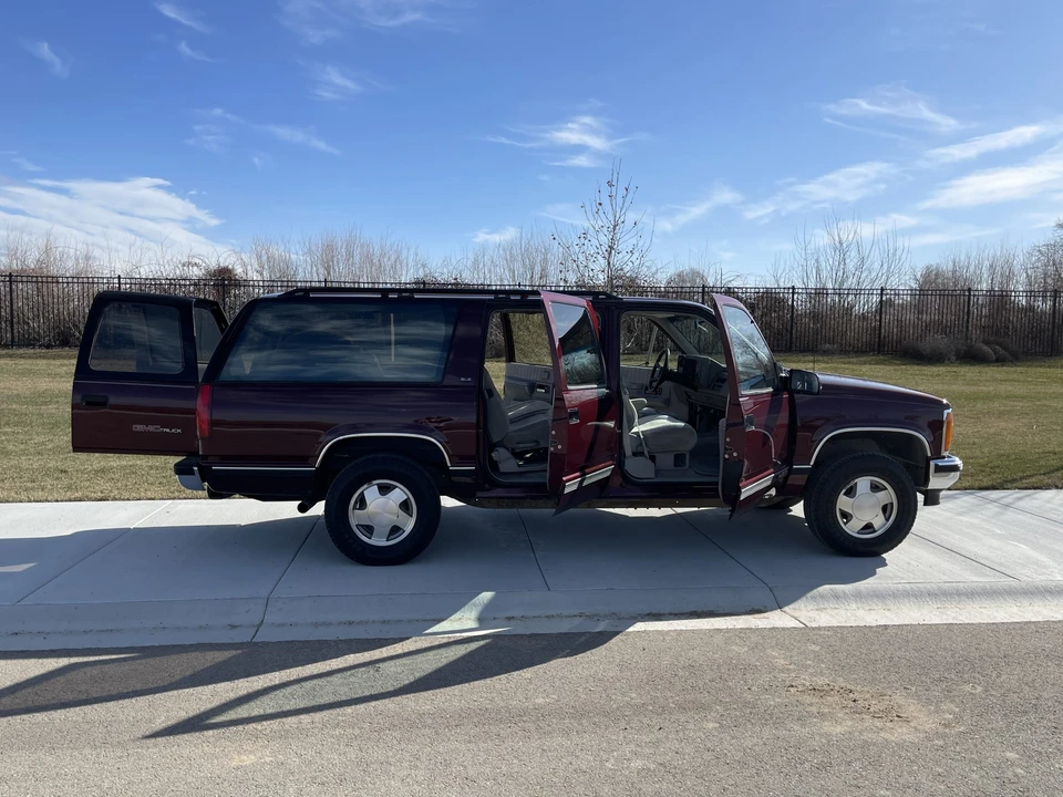 1992 Chevrolet Suburban 8th Gen - Image 28 of 31
