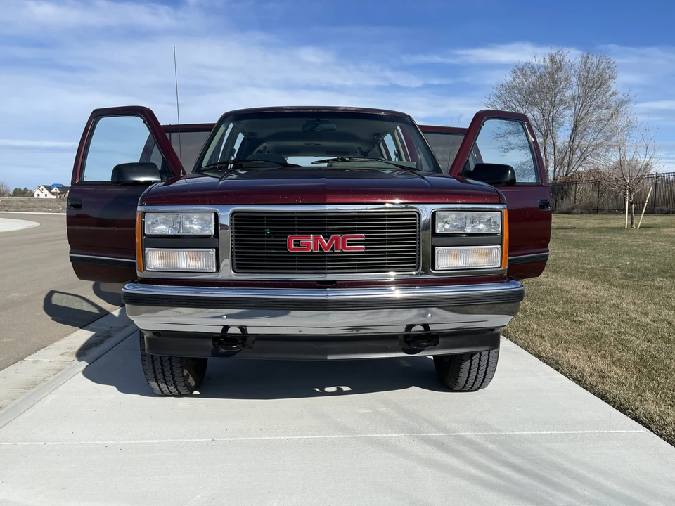 1992 Chevrolet Suburban 8th Gen - Image 27 of 31