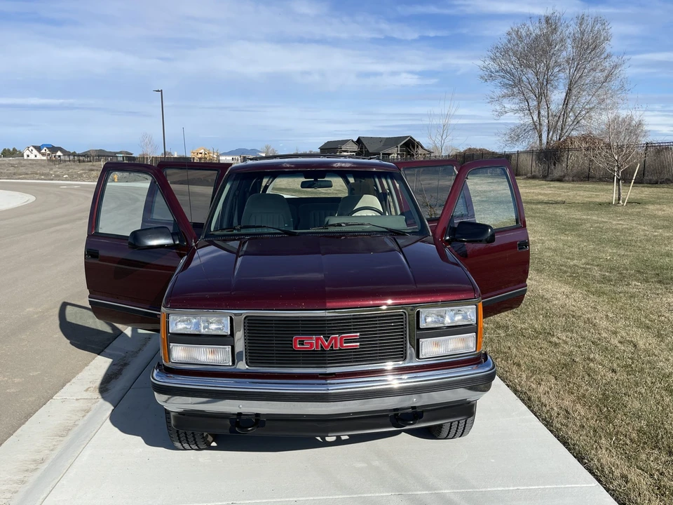 1992 Chevrolet Suburban 8th Gen - Image 25 of 31
