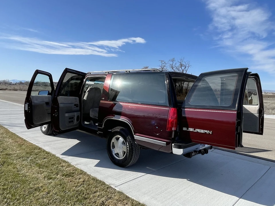 1992 Chevrolet Suburban 8th Gen - Image 29 of 31