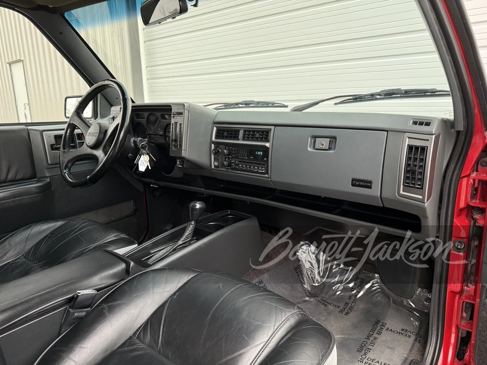 1992 GMC S-15 Jimmy 1st Gen - Image 12 of 13