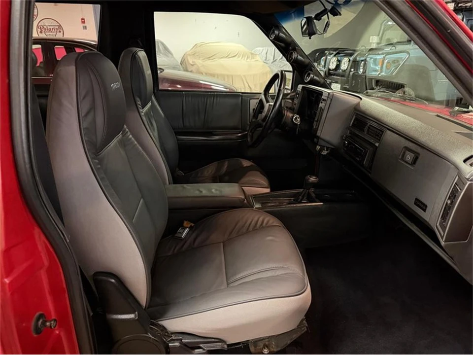 1992 GMC Syclone - Image 13 of 17