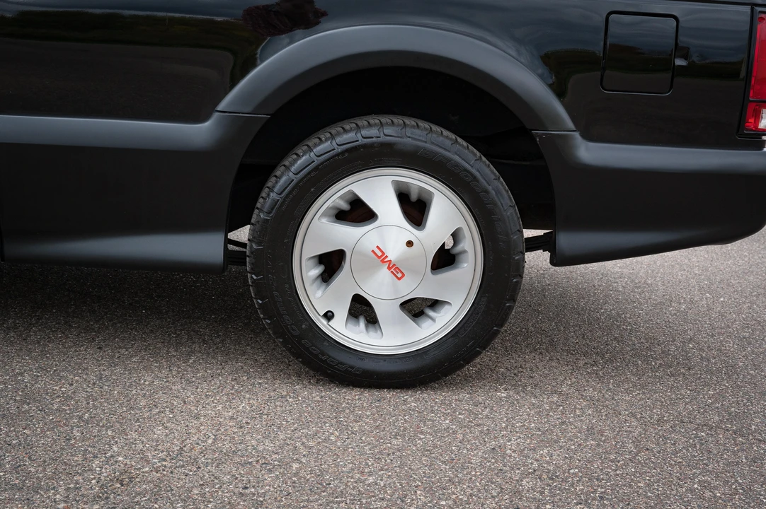1992 GMC Syclone - Image 28 of 31