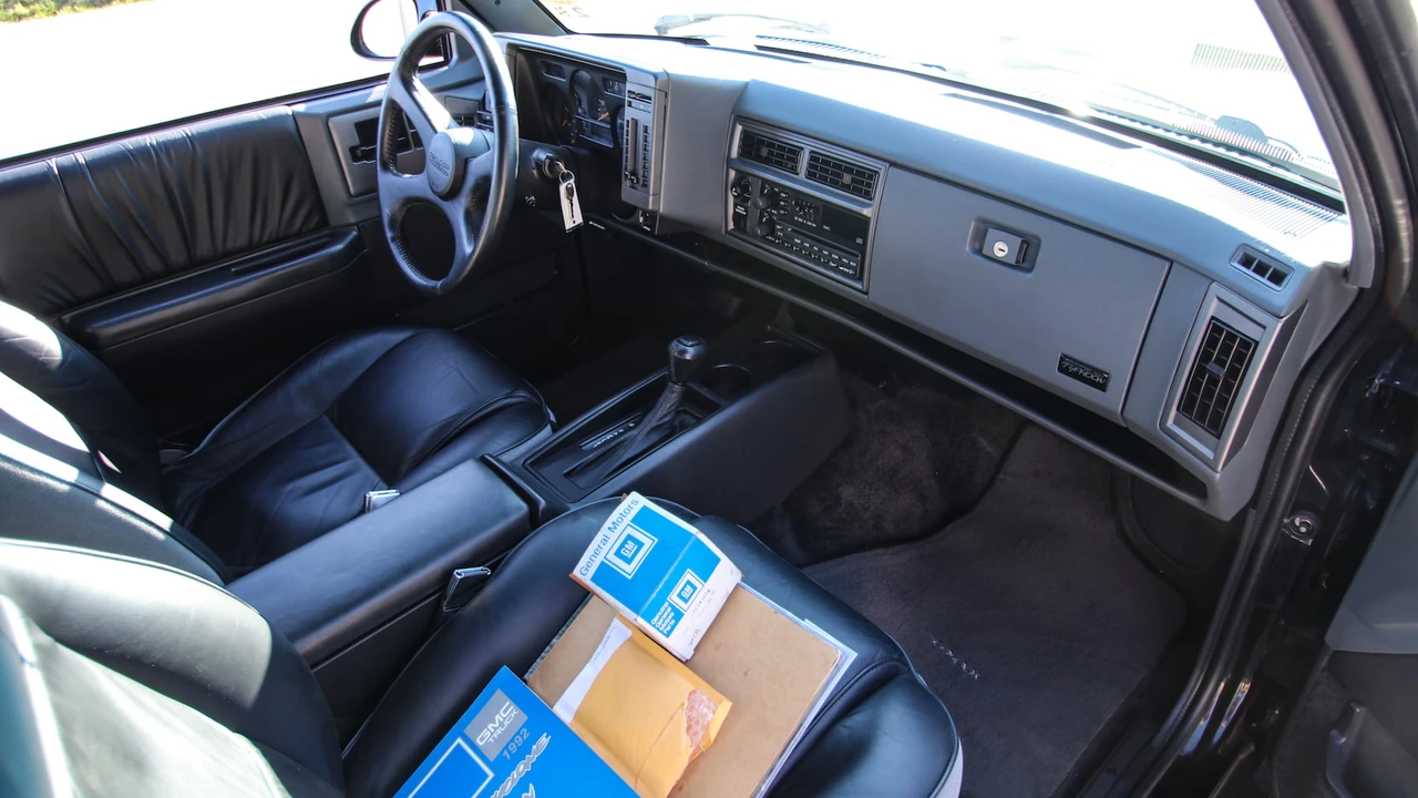 1992 GMC Syclone - Image 7 of 31