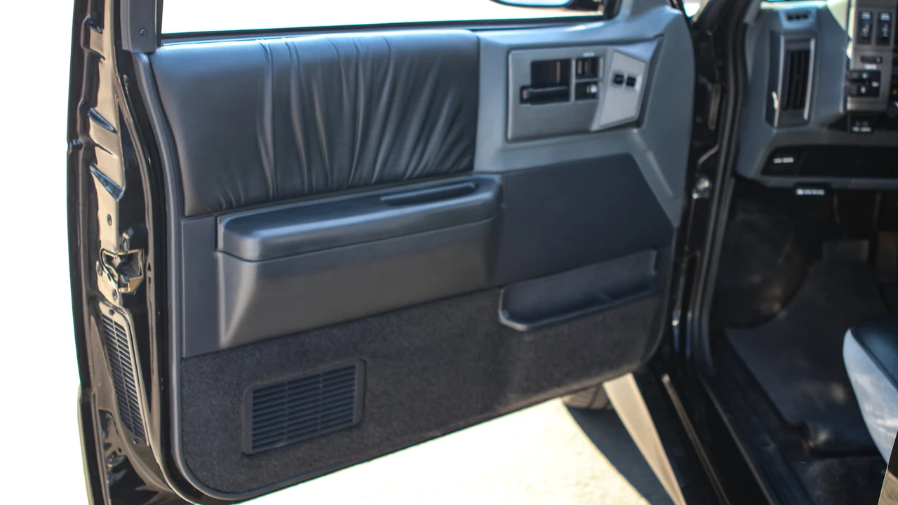 1992 GMC Syclone - Image 18 of 31