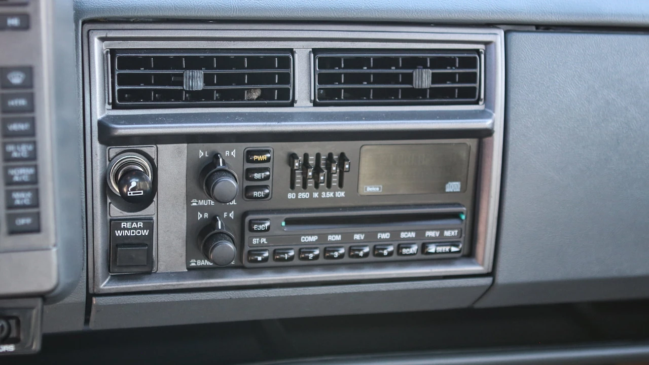 1992 GMC Syclone - Image 24 of 31